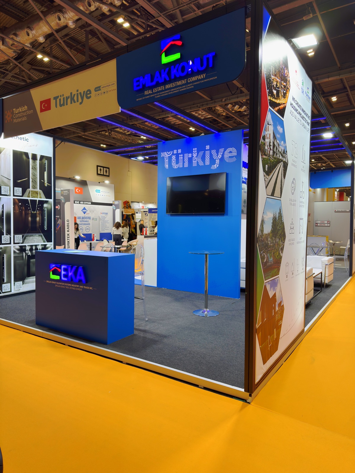EKA Elevator DUM FLEX stand at UK Construction Week London, view 4