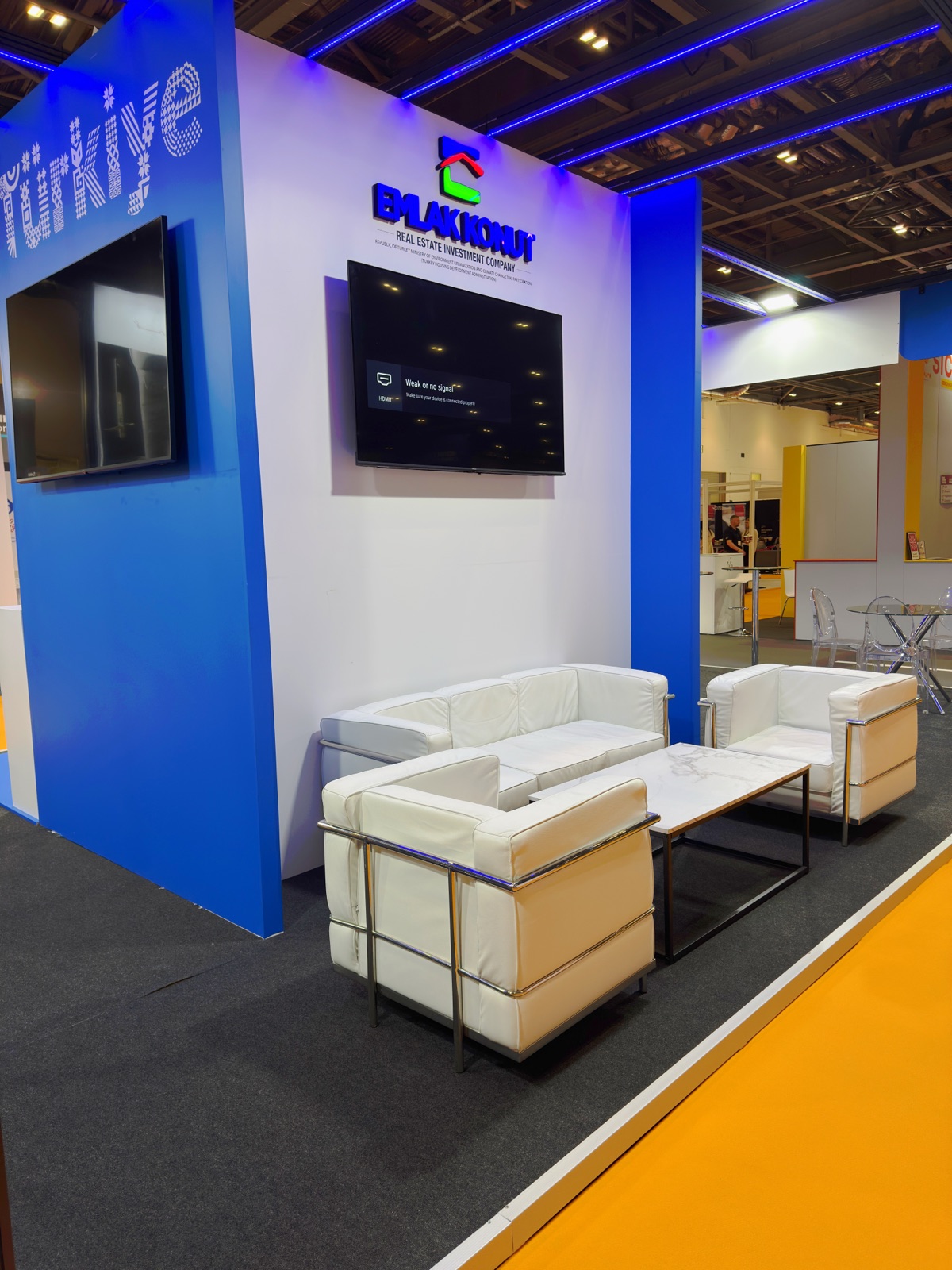 EKA Elevator DUM FLEX stand at UK Construction Week London, view 5