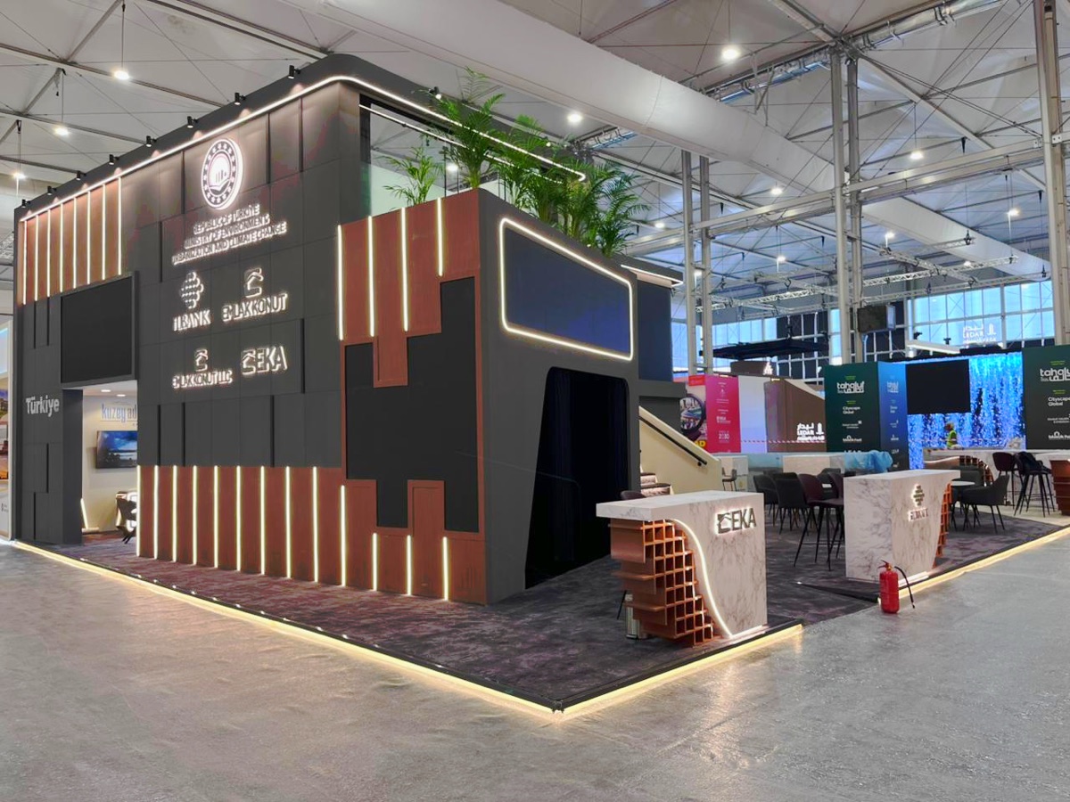 Emlak Konut Bespoke stand at Cityscape Global, view 4