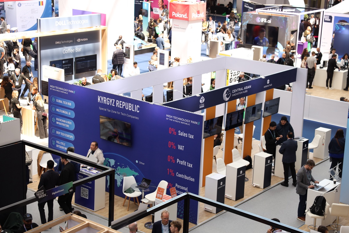 Government of Türkiye DUM FLEX stand at London Tech Week, view 13